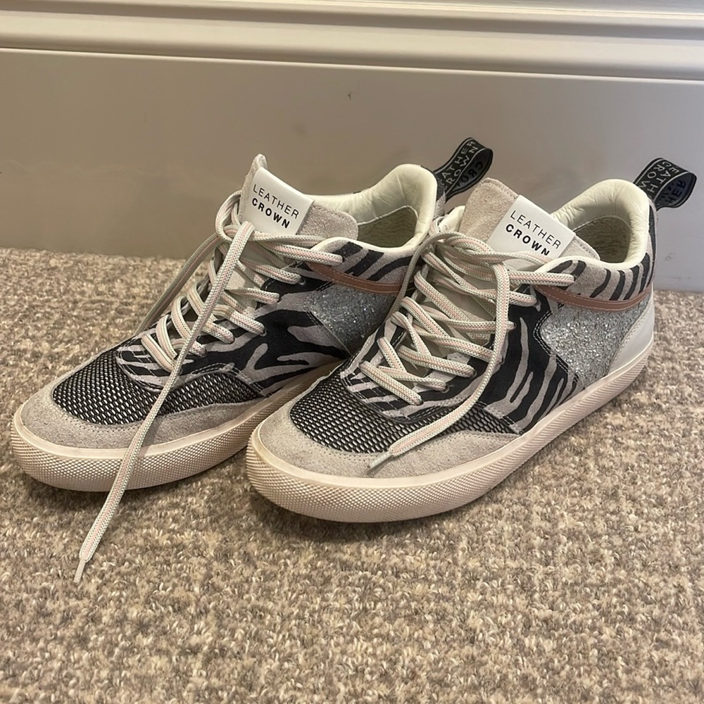LEATHER CROWN Italian mid top sneaker